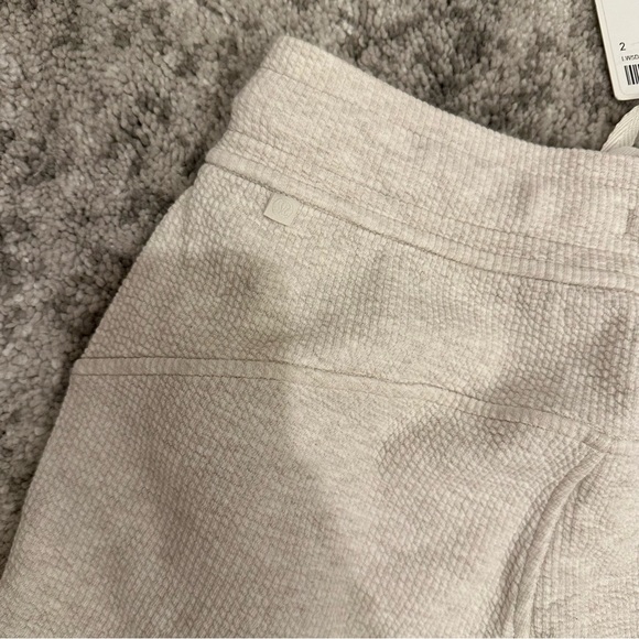 EUC LULULEMON Ribbed High-Rise Jogger 25" *7/8 Length Heathered White Opal 2 - Picture 6 of 10